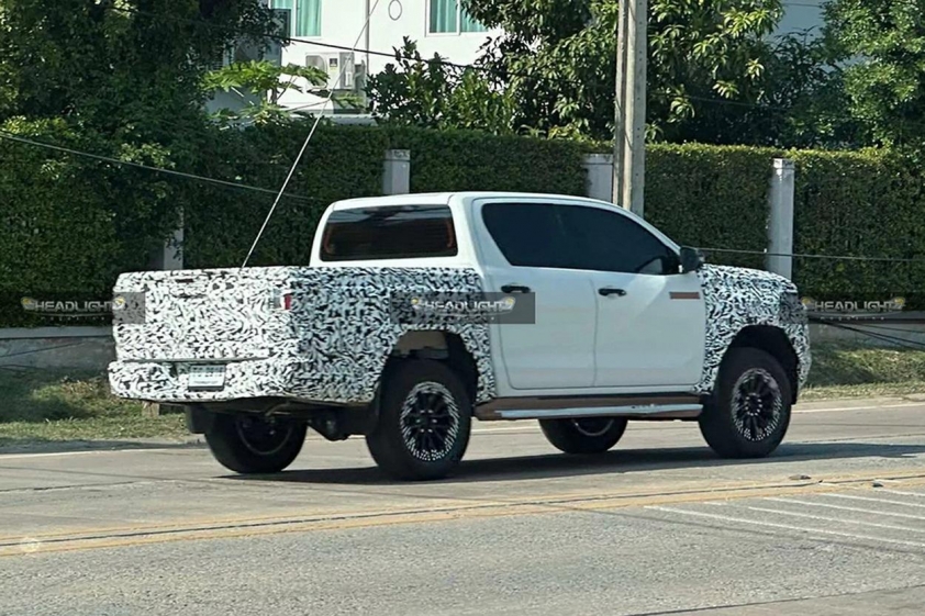 Xem trước Toyota Hilux 2025 tại Đông Nam Á: Nâng cấp mạnh mẽ để đối đầu Ford Ranger 597444