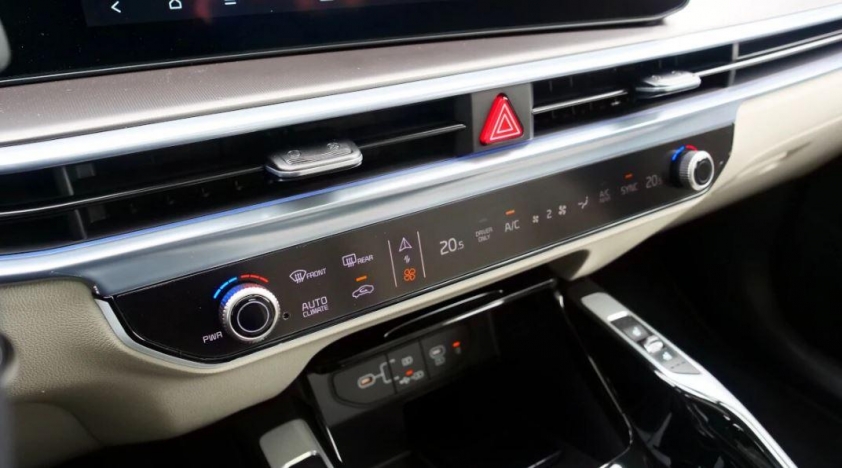 Kia Sorento 2025 rục rịch ra mắt bản nâng cấp, thêm trang bị mới cạnh tranh Santa Fe 607555