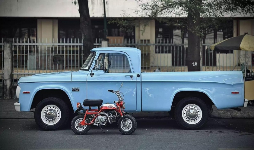 Dodge D100 – Biểu tượng xe bán tải cổ điển xuất hiện tại Việt Nam 608171