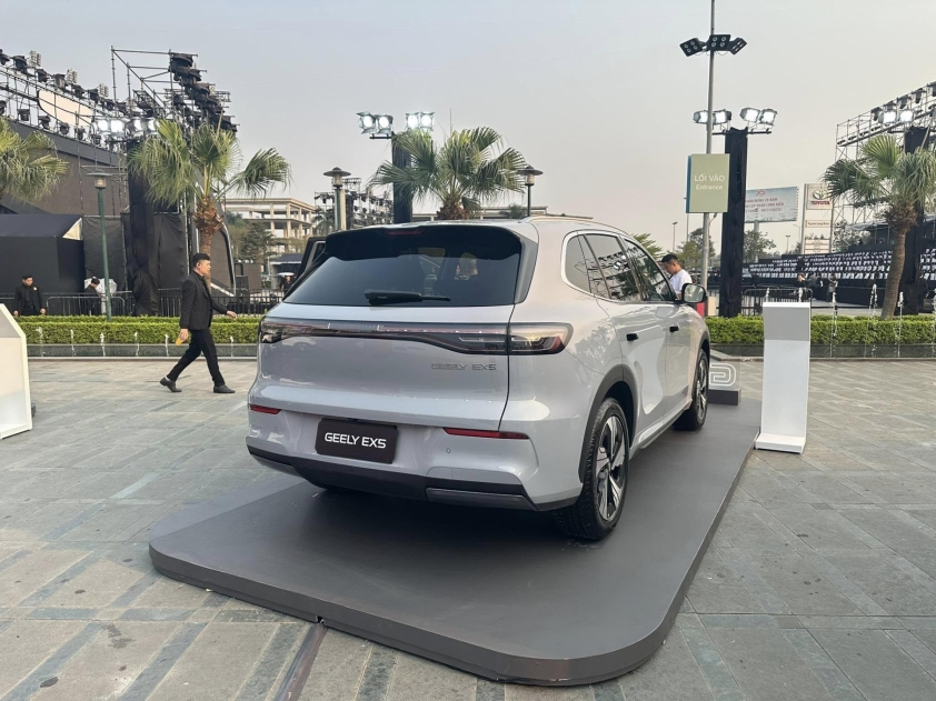 Geely EX5 chính thức ra mắt tại Việt Nam - Gương mặt mới trong phân khúc SUV điện cỡ C 608833