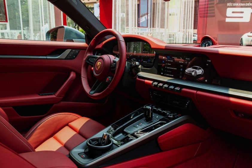 Porsche 911 Carrera 2025 chính thức ra mắt khách Việt, biểu tượng xe thể thao kinh điển 609229