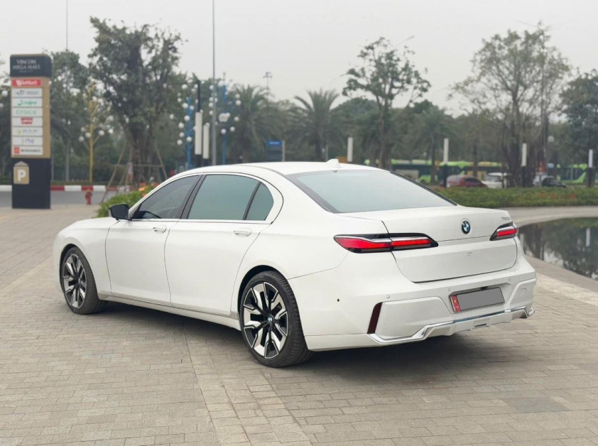 BMW 750Li 2010 độ bodykit 7-Series 2025 rao bán rẻ bất ngờ 613510
