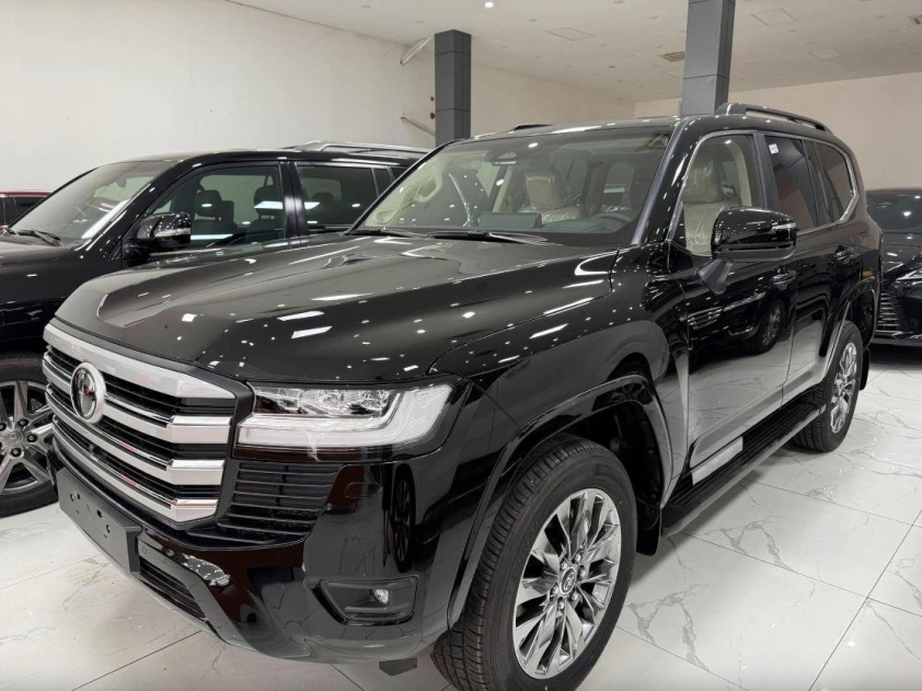Toyota Land Cruiser 2025 cập bến Việt Nam với giá bán tăng cao 613932