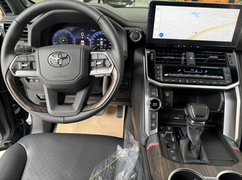 Toyota Land Cruiser 2025 cập bến Việt Nam với giá bán tăng cao 613938Toyota Land Cruiser 2025 cập bến Việt Nam với giá bán tăng cao 613938