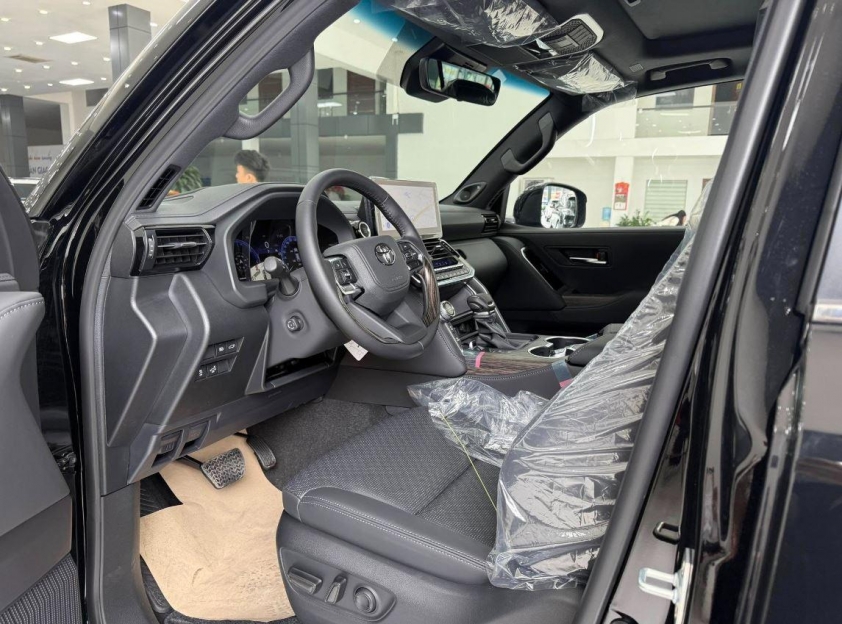 Toyota Land Cruiser 2025 cập bến Việt Nam với giá bán tăng cao 613939Toyota Land Cruiser 2025 cập bến Việt Nam với giá bán tăng cao 613939