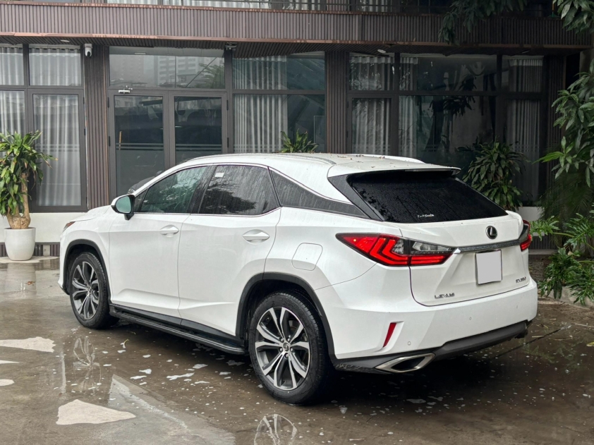 Lexus RX350 2018 – Lựa chọn SUV hạng sang cũ “giữ giá” đáng chú ý tại Việt Nam 615786