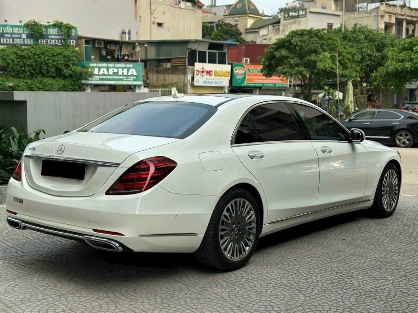Mercedes-Benz S450L 2019 độ mâm Maybach lên sàn xe cũ sau 6 năm lăn bánh 617683