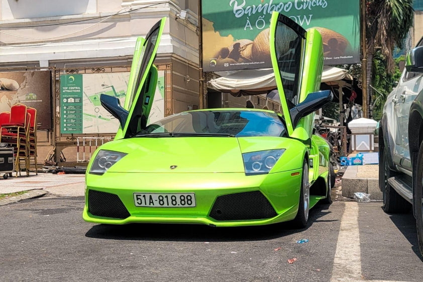 Siêu xe Lamborghini Murcielago xanh cốm độc nhất Việt Nam bất ngờ tái xuất tại TP.HCM 618258