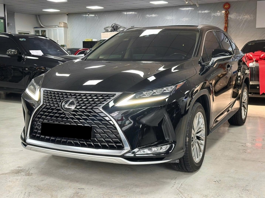Lexus RX 350 đời 2022 rao bán hơn 3,8 tỷ đồng sau 16.000 km vận hành 618325