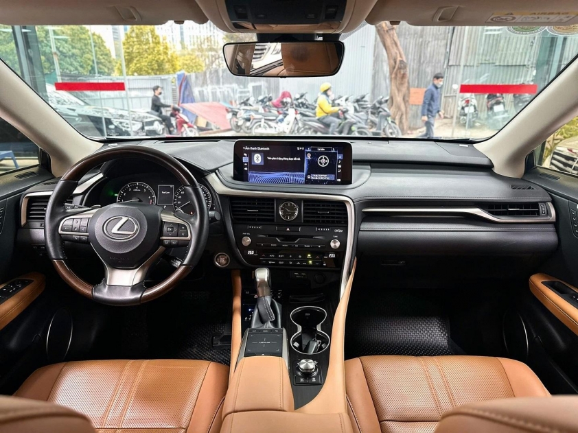 Lexus RX 350 đời 2022 rao bán hơn 3,8 tỷ đồng sau 16.000 km vận hành 618327