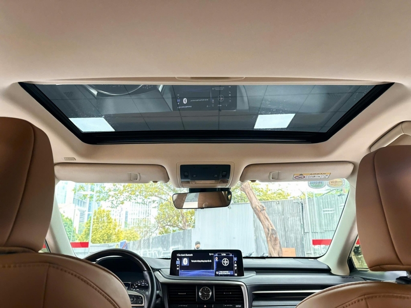 Lexus RX 350 đời 2022 rao bán hơn 3,8 tỷ đồng sau 16.000 km vận hành 618328