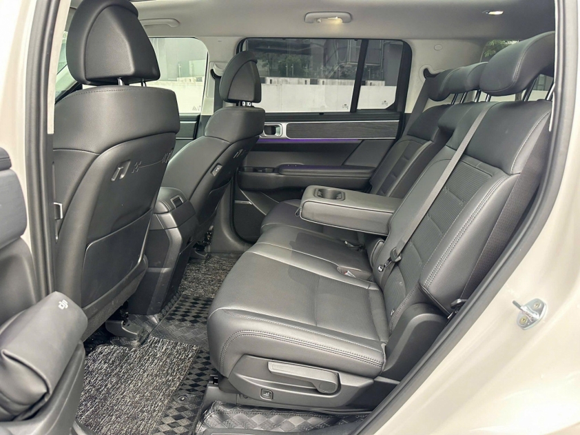 Mới lăn bánh 12.000 km, Hyundai SantaFe 2024 đời mới đã lên sàn xe cũ với giá bất ngờ 619279