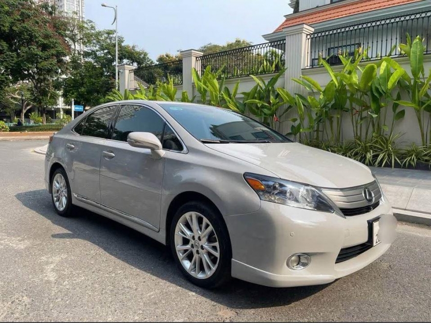 Lexus HS 250h tái xuất trên thị trường xe cũ Việt Nam: Hàng hiếm với giá ngang sedan phổ thông 619990