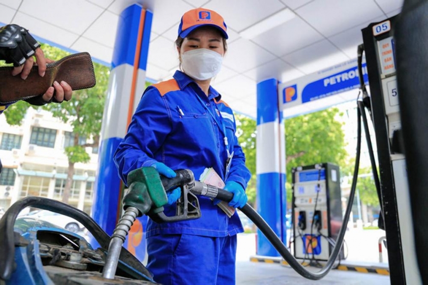 Nóng: Xăng RON 95 chính thức phá đáy 4 năm, chạm mốc dưới 19.000 đồng/lít 621809