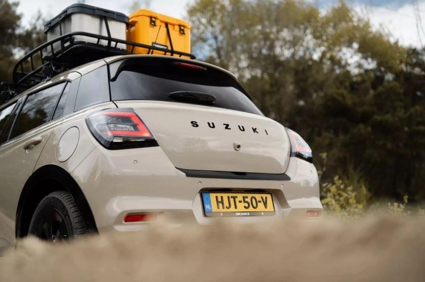 Suzuki Swift độ phong cách địa hình cực chất, độc nhất vô nhị trên thế giới 623603