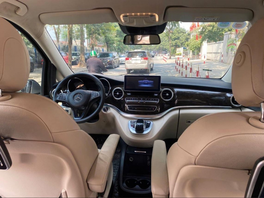 Tiết kiệm cả tỷ đồng khi chọn Mercedes-Benz V-Class cũ 2015: Đầy đủ tiện nghi như Carnival, chỉ dưới 900 triệu 624118