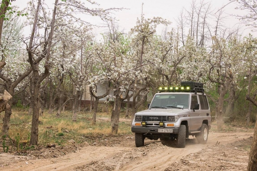 Ngô Kỳ Phong – 9X Việt phượt xuyên Trung Quốc hơn 15.000km trên “chiến mã” Land Cruiser cổ 624803