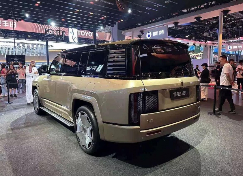 Yangwang U8L – SUV siêu sang mới của BYD chính thức ra mắt: Rộng hơn Cullinan, sang hơn Range Rover 625262