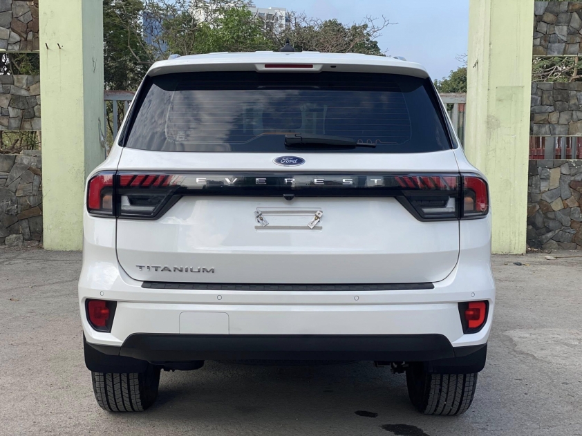 Ford Everest Titanium 2023 “lướt” chưa đầy 2 năm: Giá bán và tình trạng ra sao? 625379