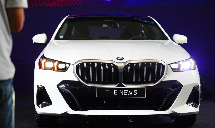 Giảm hơn 400 triệu, BMW 5 Series bản lắp ráp có đánh đổi điều gì? 646149