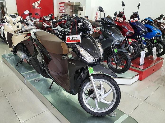 Xe máy xăng đồng loạt giảm giá trước làn sóng chuyển dịch sang xe điện 672102