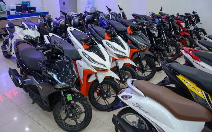 Xe máy xăng đồng loạt giảm giá trước làn sóng chuyển dịch sang xe điện 672104