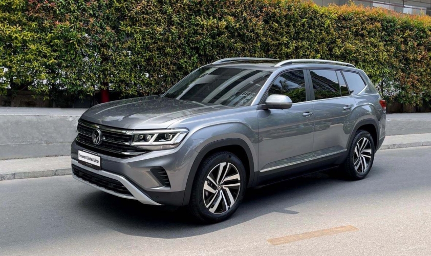 Mercedes, Audi, Volkswagen đồng loạt tung ưu đãi, ô tô nhập khẩu tiền tỷ đua nhau giảm giá 674339