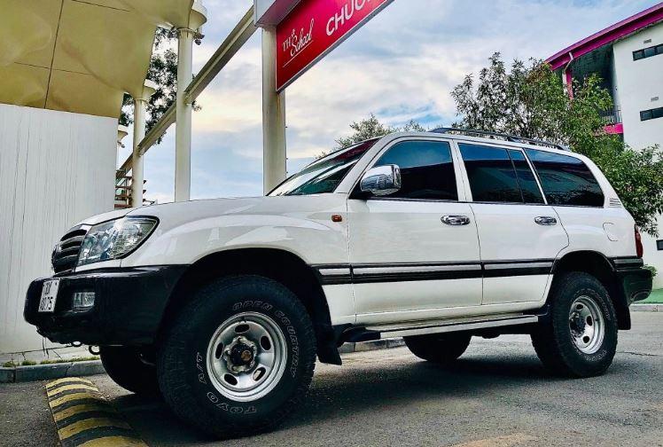Land Cruiser 105 “zin” máy dầu đời 2005 bất ngờ rao bán với giá không hề rẻ khiến dân chơi off-road xôn xao 676059