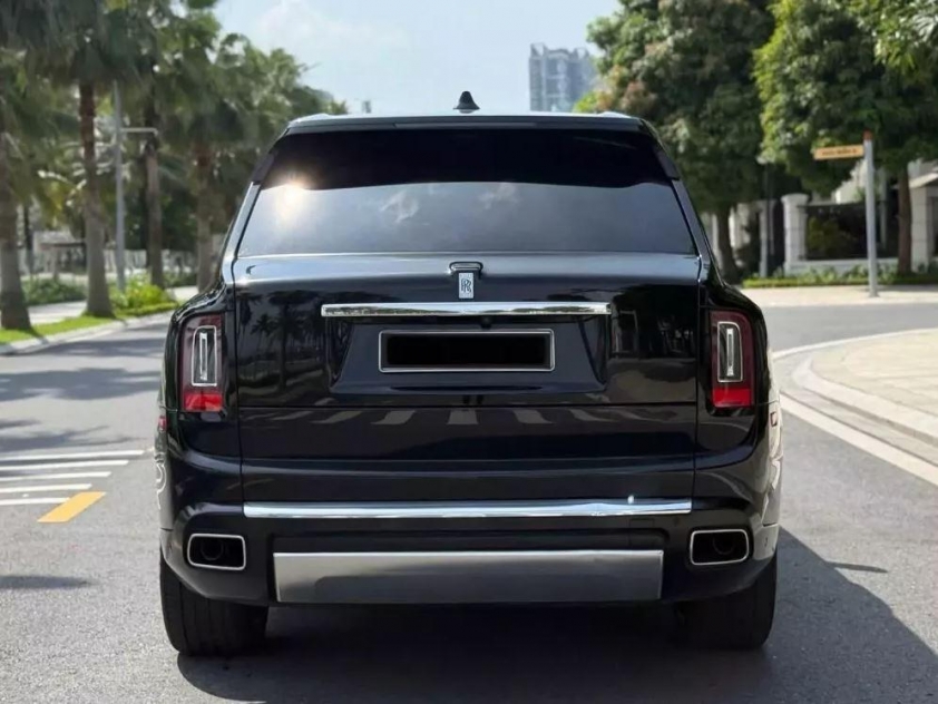 Rolls-Royce Cullinan 2020 rao bán với mức giá