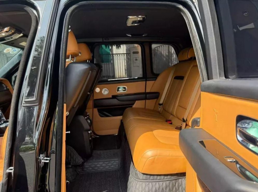 Rolls-Royce Cullinan 2020 rao bán với mức giá