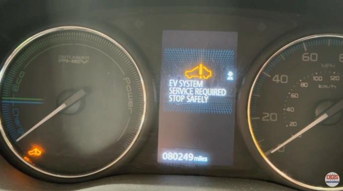 Mitsubishi Outlander PHEV bị