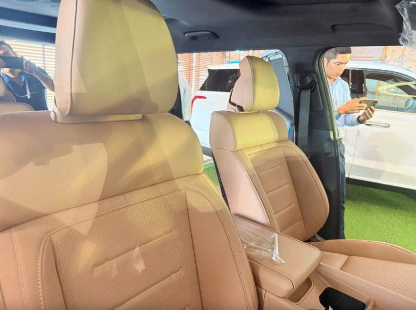 Hyundai Santa Fe 2025 bổ sung nội thất nâu da bò, giữ nguyên giá bán tại Việt Nam 680463
