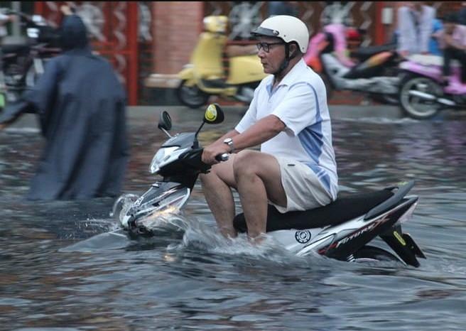 Xe máy sau mưa ngập: Kiểm tra ngay để tránh hỏng hóc tiềm ẩn 692430