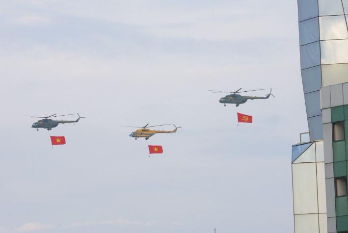Máy bay Su-30, xe tăng, tên lửa đồng loạt xuất hiện trong tổng duyệt A80 695760