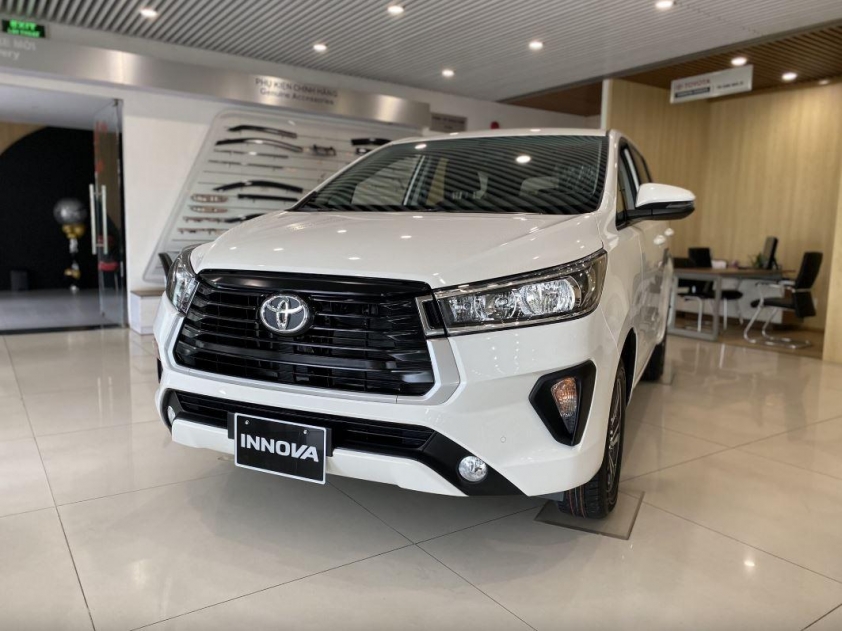 Innova rời danh mục sản phẩm, Toyota đặt cược vào Innova Cross hiện đại 701116