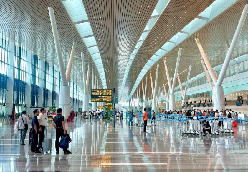 Hành khách có thể đến sân bay Tân Sơn Nhất chỉ với 5.000 đồng mỗi lượt 701944