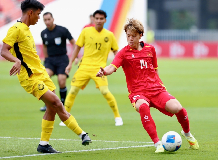 Việt kiều Nga lập tức đi vào lịch sử khi thắng U22 Malaysia 758525