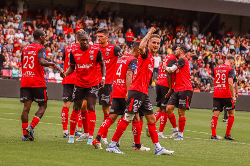 Guingamp có chiến thắng tưng bừng 4-0 trước Pau FC