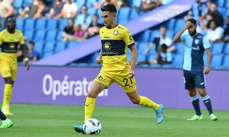HLV Pau FC thẳng thắn chỉ ra điểm yếu của Quang Hải và các đồng đội 171612