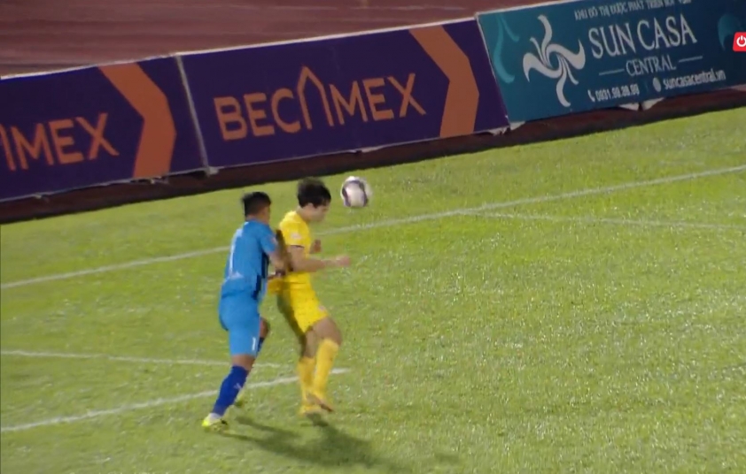Trực tiếp Bình Dương 1-1 HAGL: Rượt đuổi hấp dẫn 186635