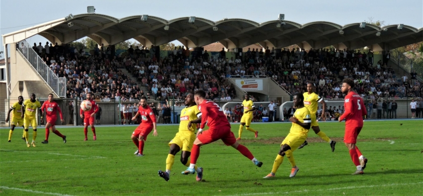 Pau FC tiếp tục gặp đội bán chuyên, Quang Hải lại có cơ hội ghi dấu ấn 211977