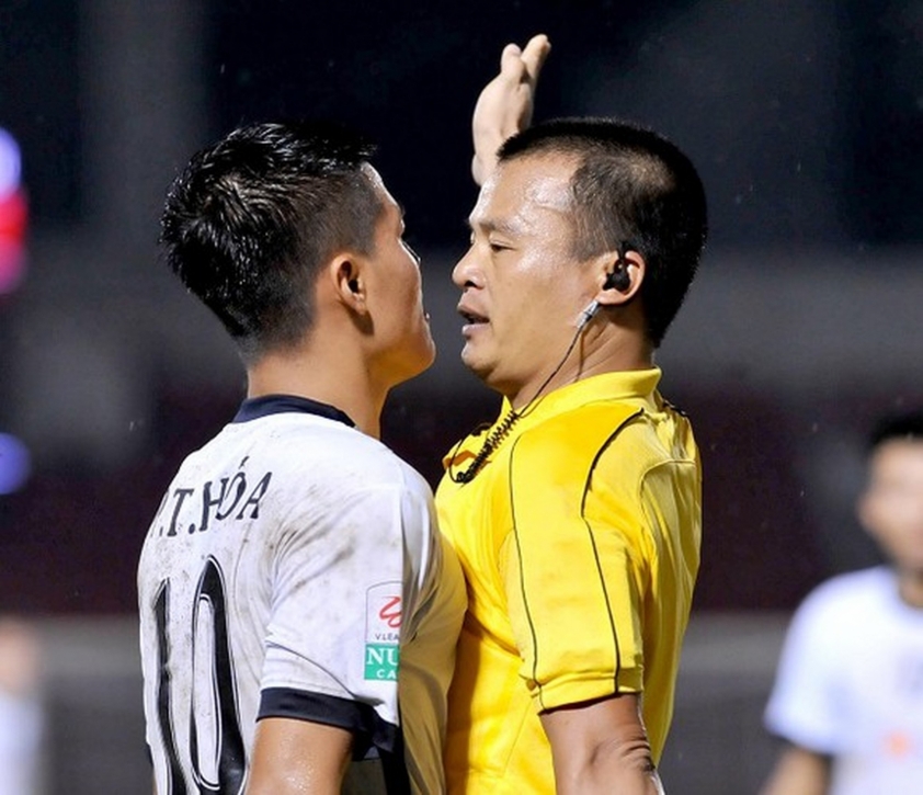Xác định danh tính trọng tài xuất sắc nhất V-League 2022 224300