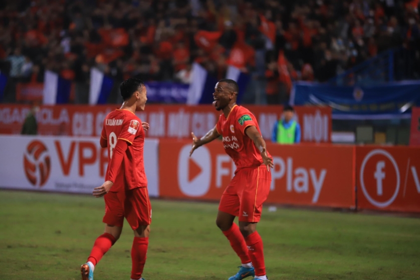 Có thắng lợi 5 sao, CAHN chào sân V-League không thể ấn tượng hơn 246002