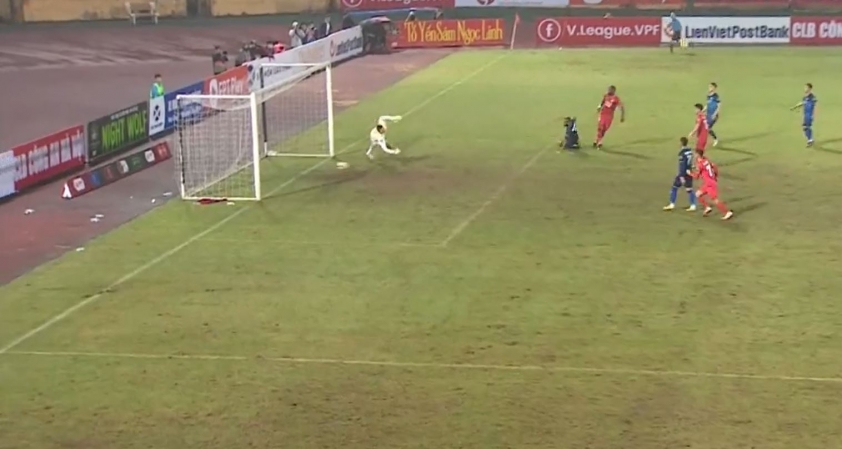 Trực tiếp CAHN 4-0 Bình Định: Ngoại binh thi nhau nổ súng 245998