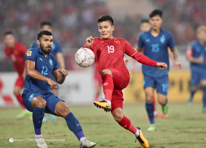 HLV Troussier: 'Quang Hải không xứng đáng lên ĐT Việt Nam' 288469