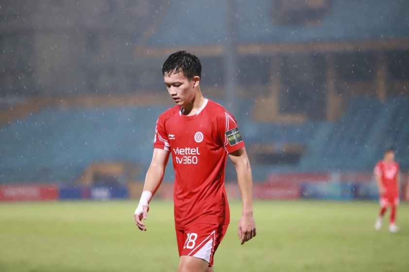 Trực tiếp Viettel 0-0 Bình Định: Chủ nhà lấn lướt 310111