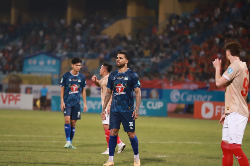 Trực tiếp HAGL 1-1 Bình Dương: Rượt đuổi tỷ số 366531