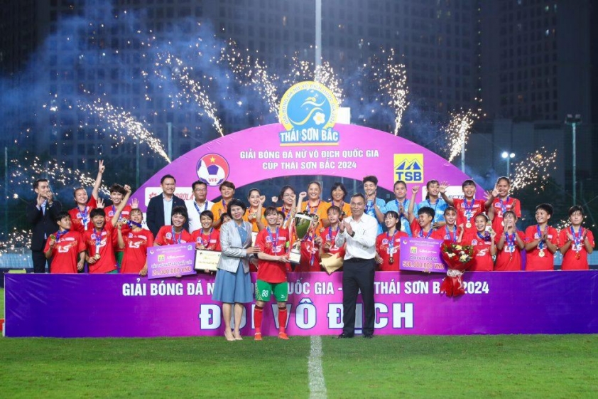 Quả bóng Vàng nữ Việt Nam 2024: Cái kết đẹp cho Thùy Trang 597110