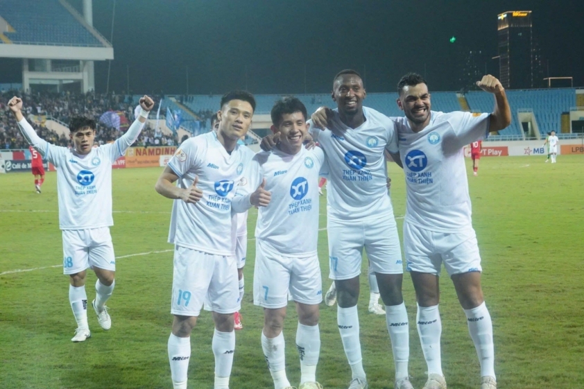 Trực tiếp Viettel 0-1 Nam Định: Lợi thế rất sớm 598841