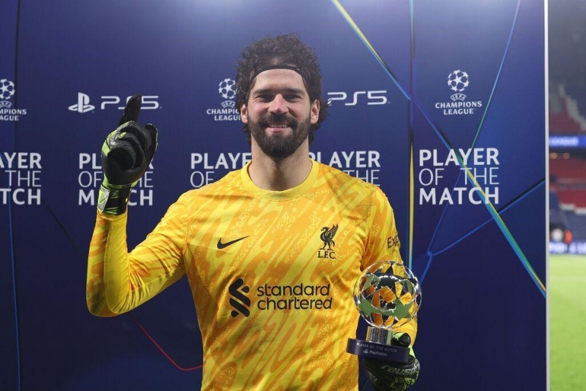 HLV Liverpool chỉ thẳng thủ môn số 1 thế giới sau trận thắng PSG 600802